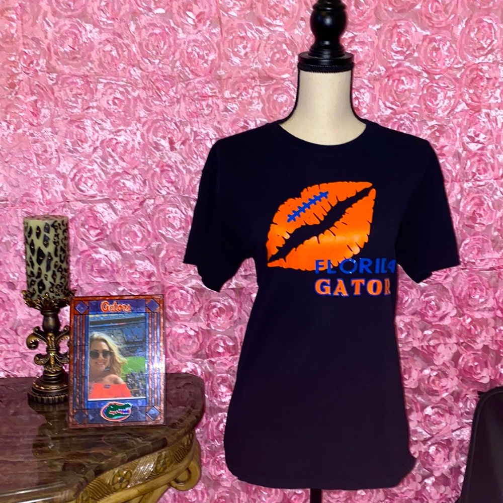 EUC FLORIDA GATORS LIPS TEE size medium